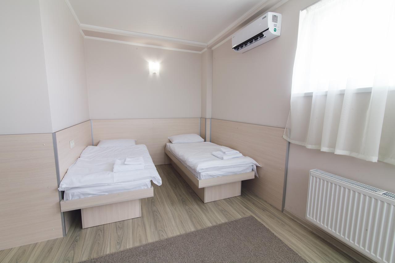 Zinedine Sport-Hotel Oezjhorod Buitenkant foto