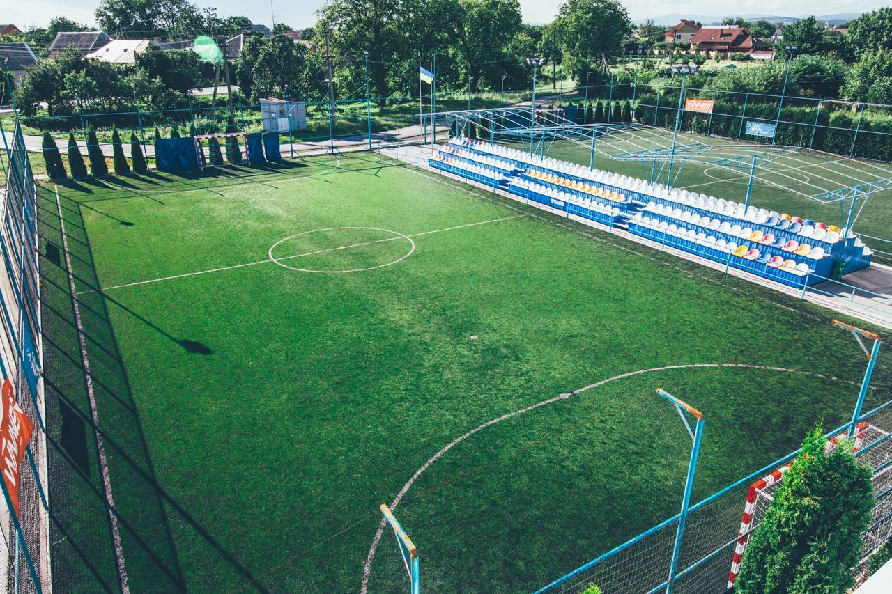 Zinedine Sport-Hotel Oezjhorod Buitenkant foto